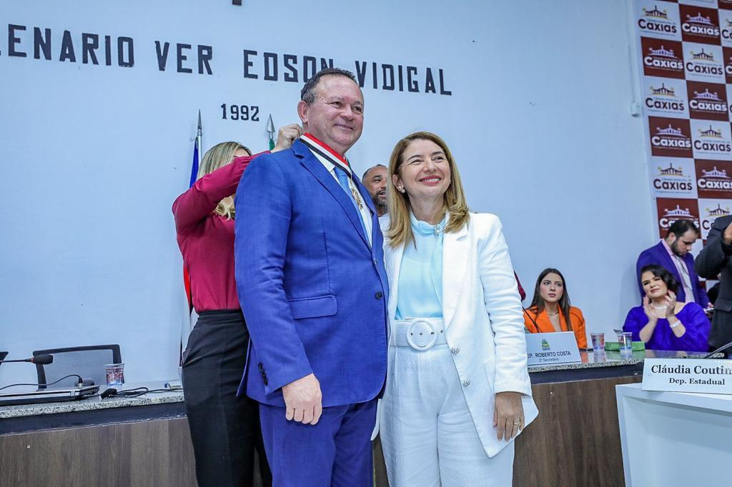 Assembleia homenageia Brandão com Medalha do Mérito ‘Manuel Beckman’